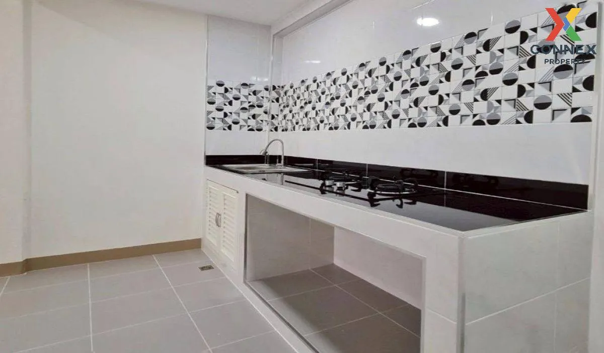 For Sale Townhouse/Townhome  , Chanaporn Place , newly renovated 