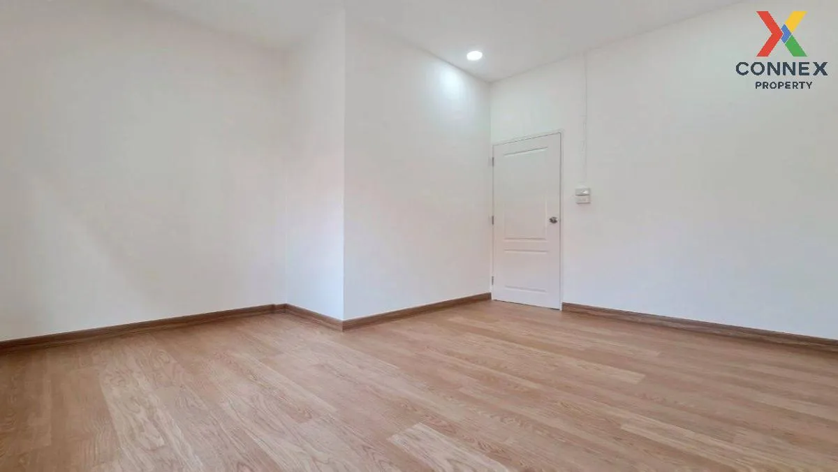 For Sale Townhouse/Townhome  , Chanaporn Place , newly renovated 