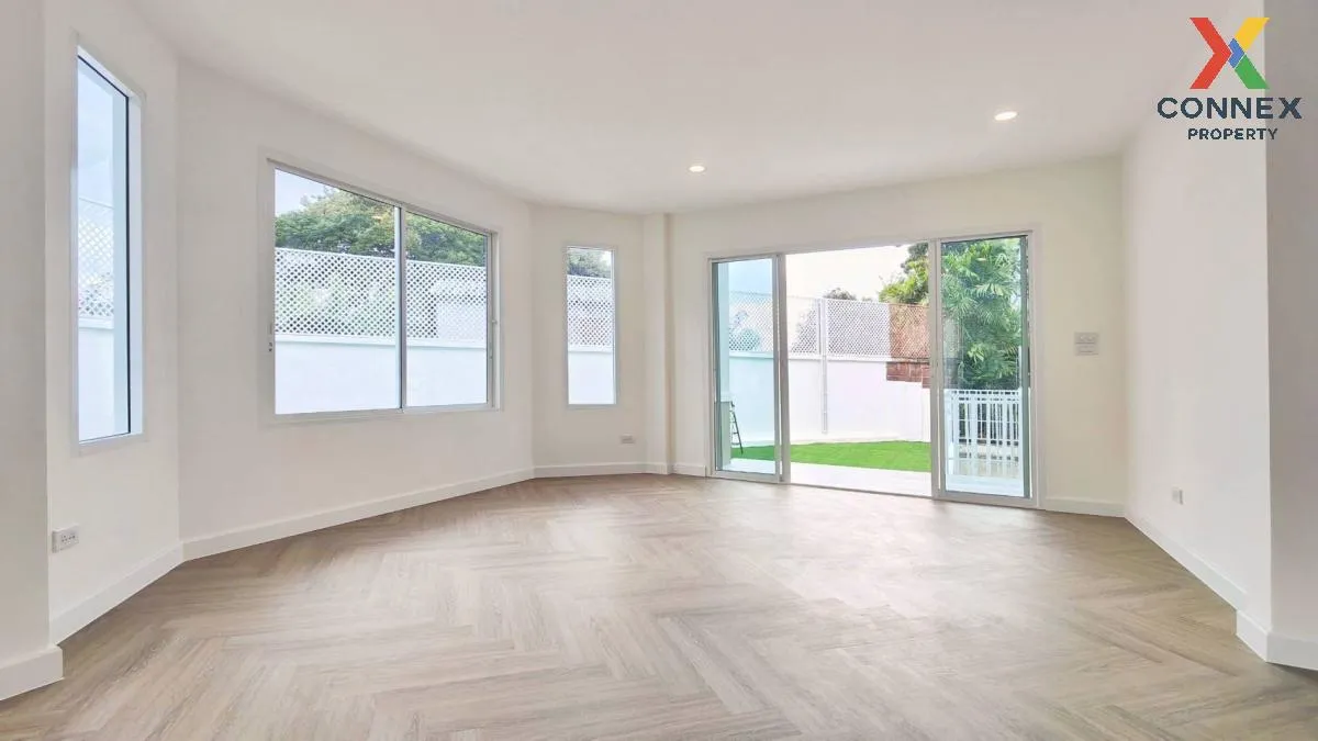 For Sale House , Chaiyaphruek 1 Tiwanon - Ratchaphruek , corner u