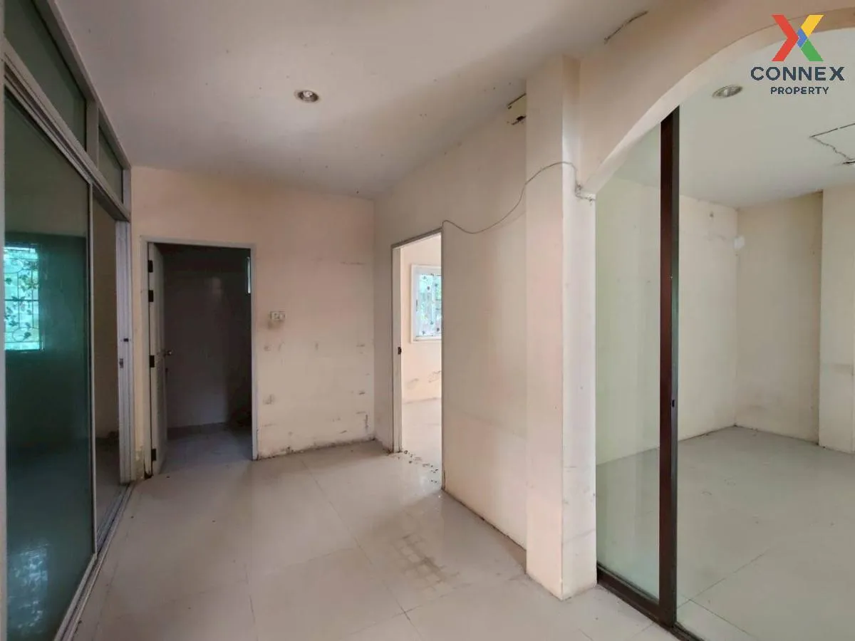 For Sale House , Siwarat 7 , Khlong Yong , mueang Nakhon Pathom ,