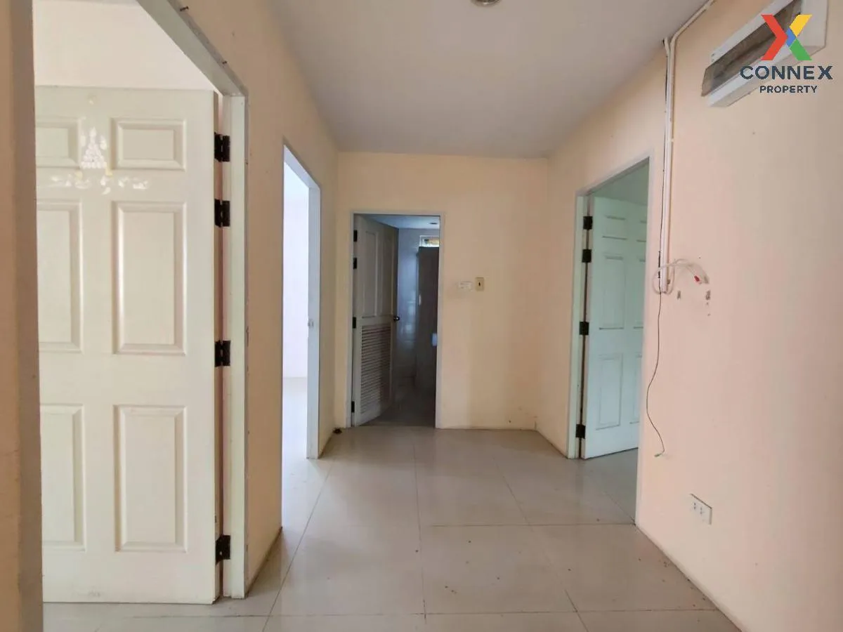 For Sale House , Siwarat 7 , Khlong Yong , mueang Nakhon Pathom ,