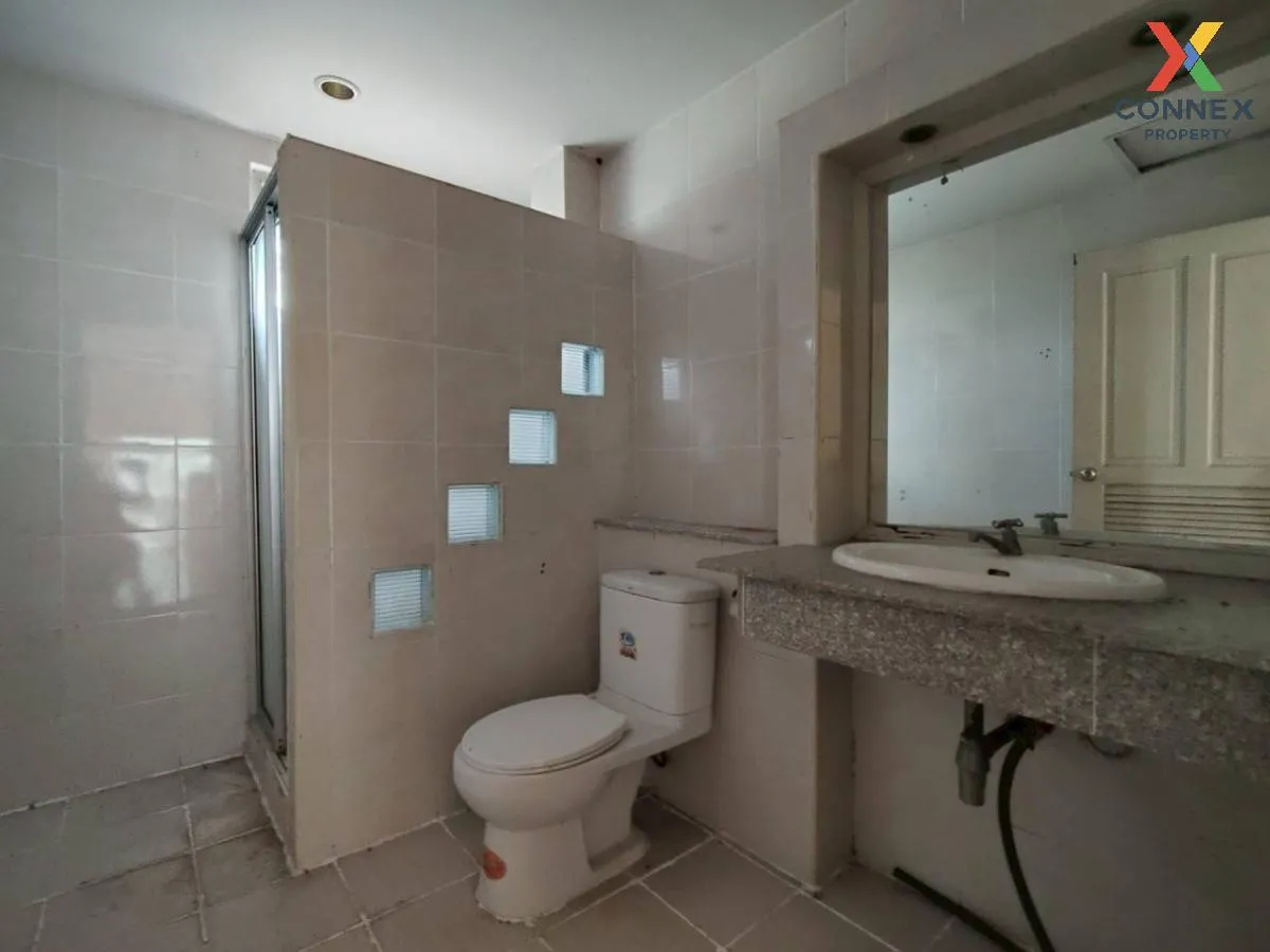 For Sale House , Siwarat 7 , Khlong Yong , mueang Nakhon Pathom ,