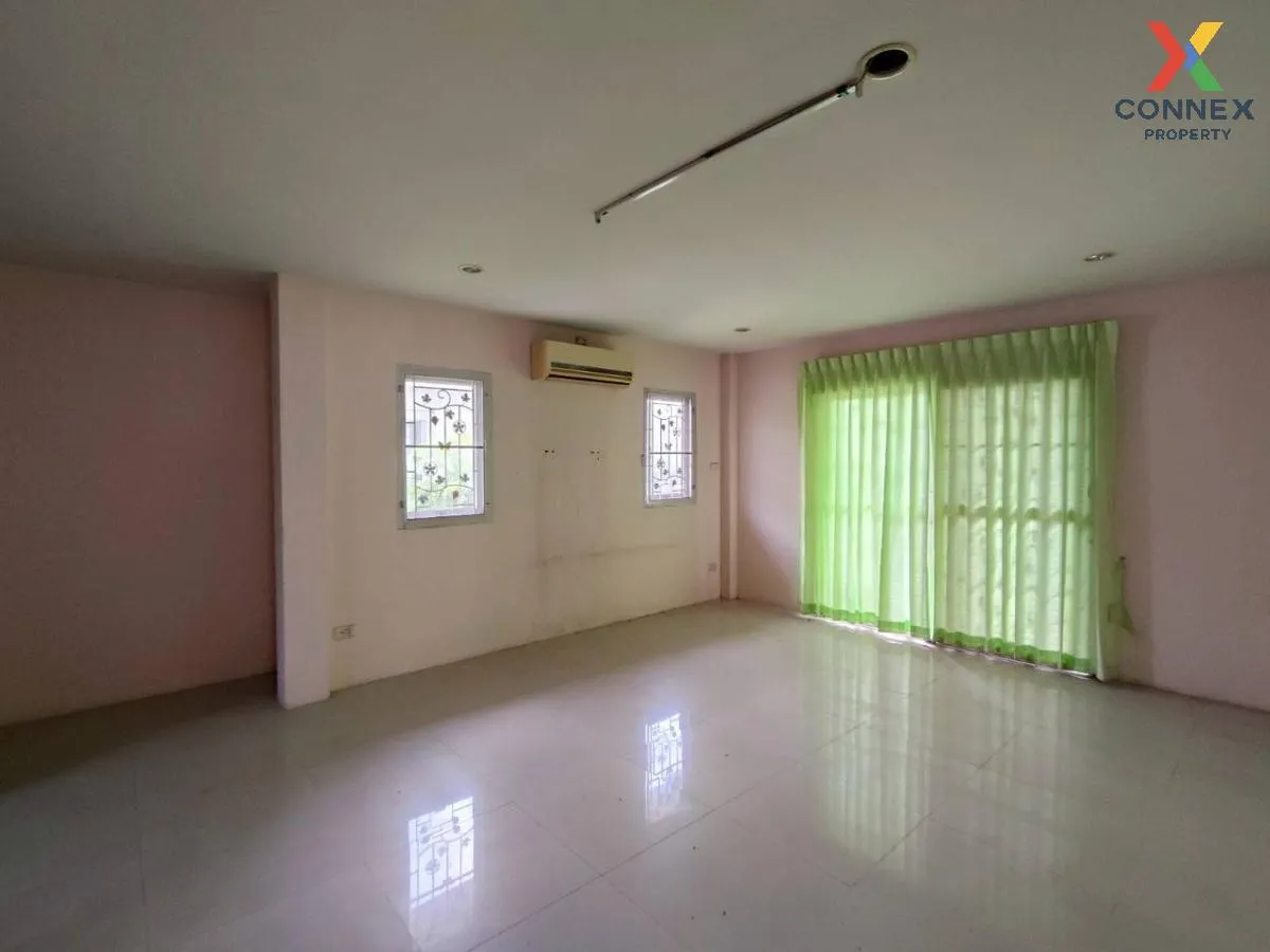 For Sale House , Siwarat 7 , Khlong Yong , mueang Nakhon Pathom ,