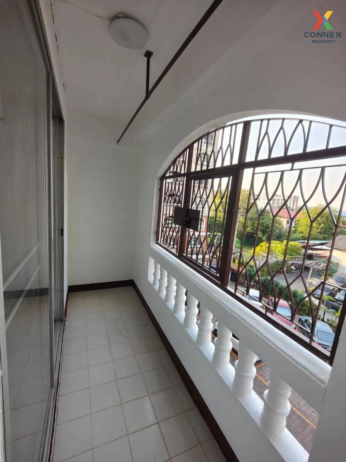 ขายคอนโด  นิรันดร์ เรสซิเดนซ์ 8 ชั้นสูง ห้องมุม ราษฎร์พัฒนา เขต ส