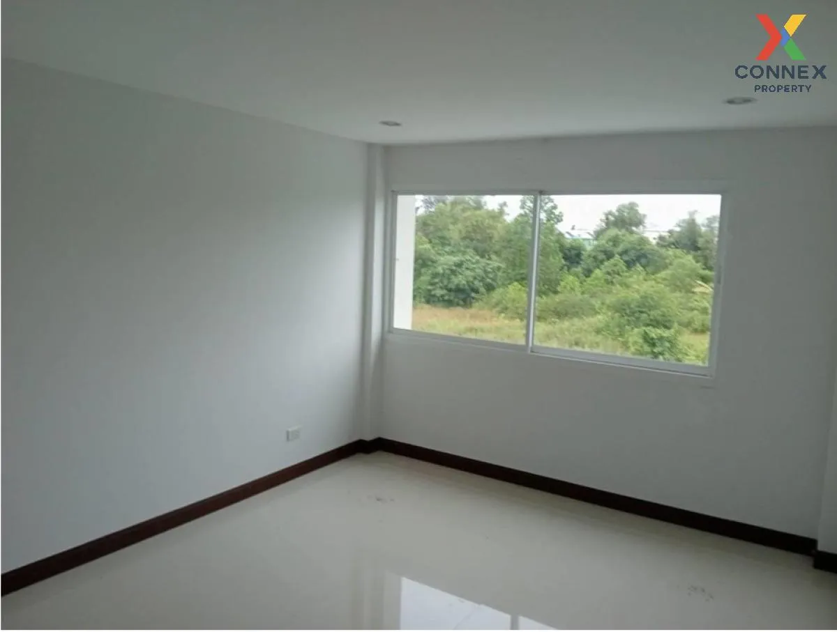 For Sale Commercial Building , Baan Aphipaiboonsap , Khuan Lang ,