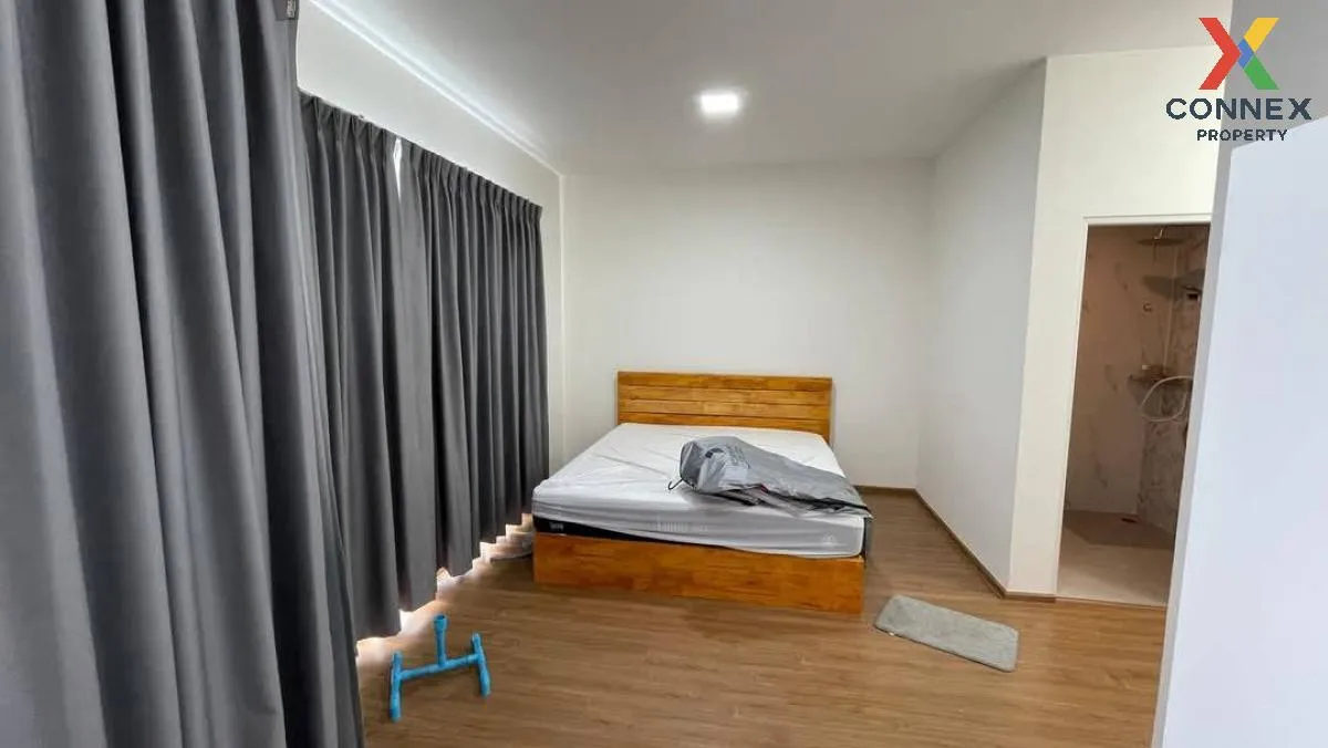 For Sale Townhouse/Townhome  , Grande Pleno Ratchapruek , wide fr