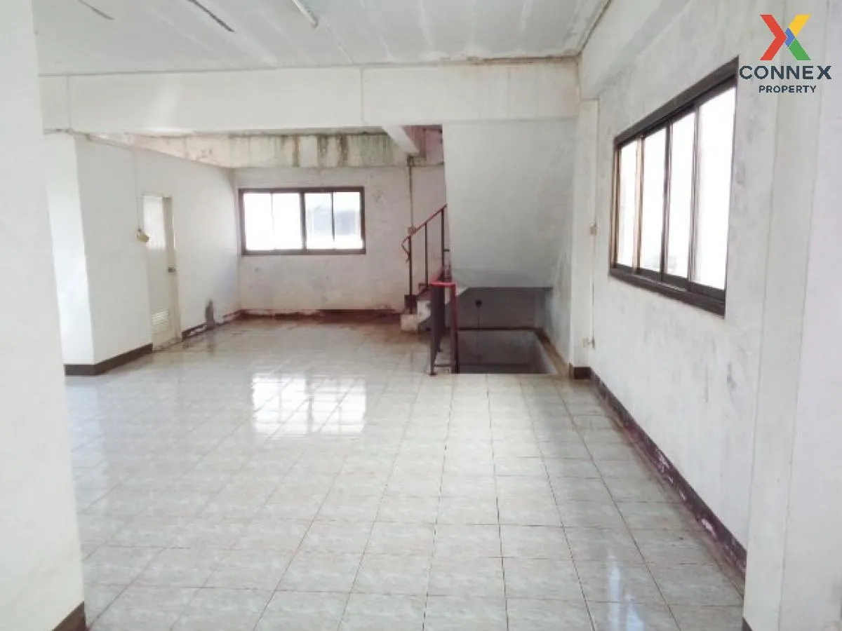 ขายอาคารพาณิชย์ สกลนคร  	32.50 ตร.ว.  พังโคน  พังโคน  สกลนคร พังโ