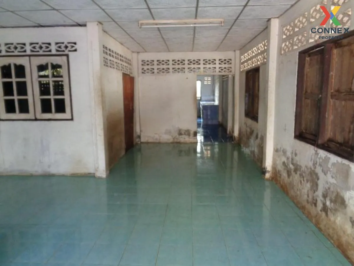 For Sale Half-brick, half-wooden house, Udon Thani, 58 sq m., Pho