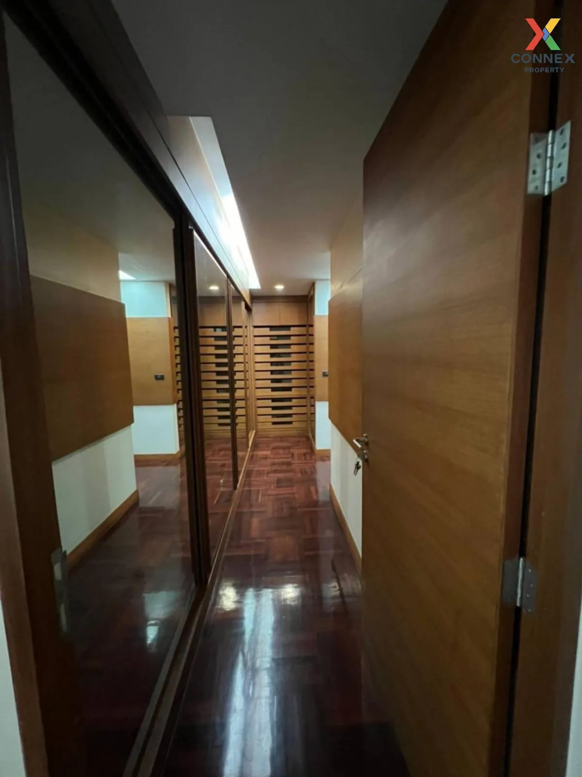 For Sale Condo , CITY LAKE TOWER SUKHUMVIT 16 , Khlong Toei Nuea  1