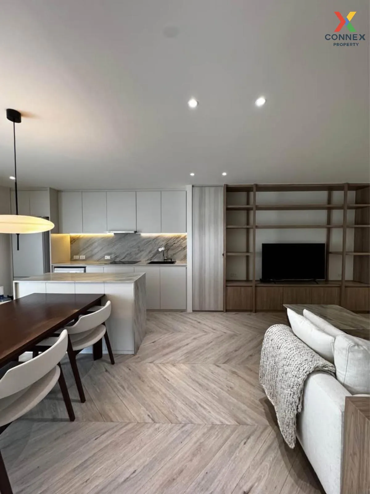 For Sale Condo , Rin House condo , corner unit , newly renovated 