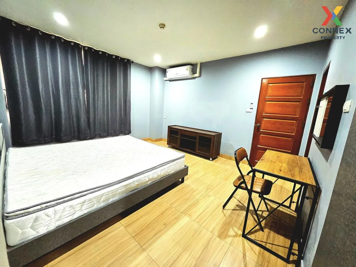 For Rent Condo , Baan Klang Krung Resort Ratchada 7 , corner unit 3