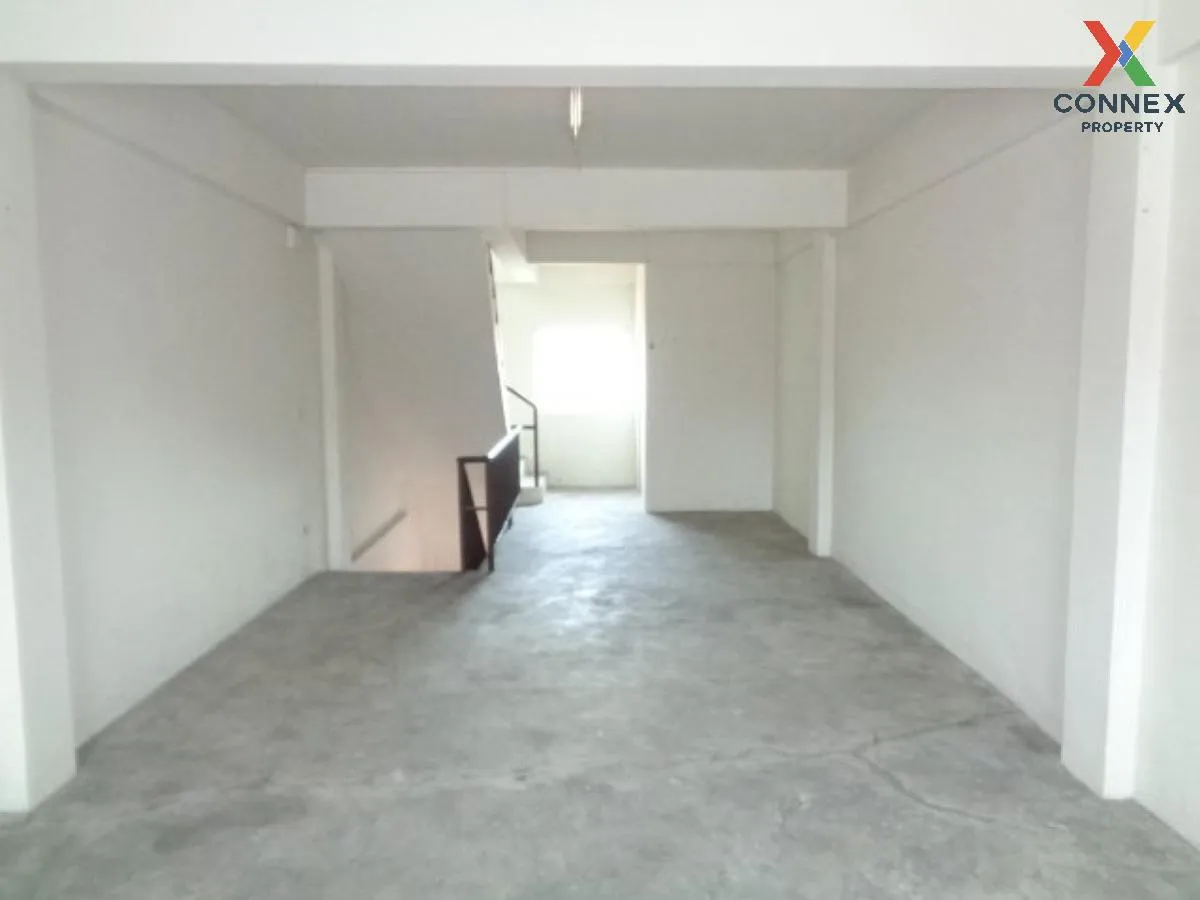 For Sale Commercial Building , Chakraphaisan 12 Ban Bueng , Nong  2