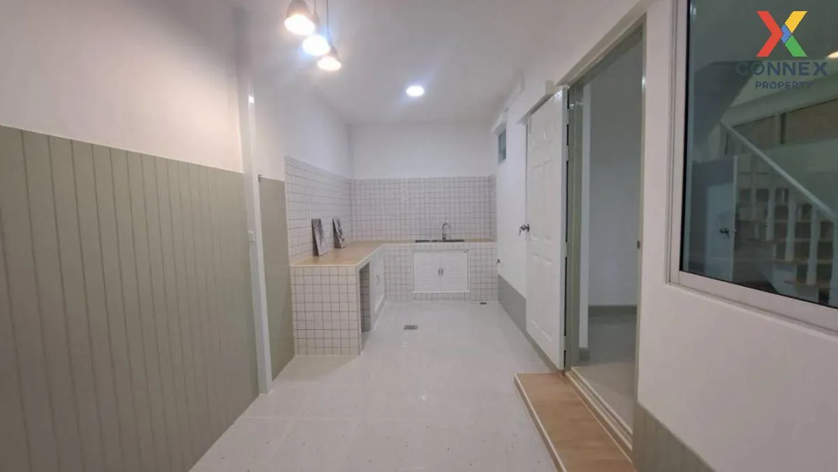 ขายทาวน์เฮ้าส์/ทาวน์โฮม  บัวทองธานี รีโนเวทใหม่ บางบัวทอง บางบัวท