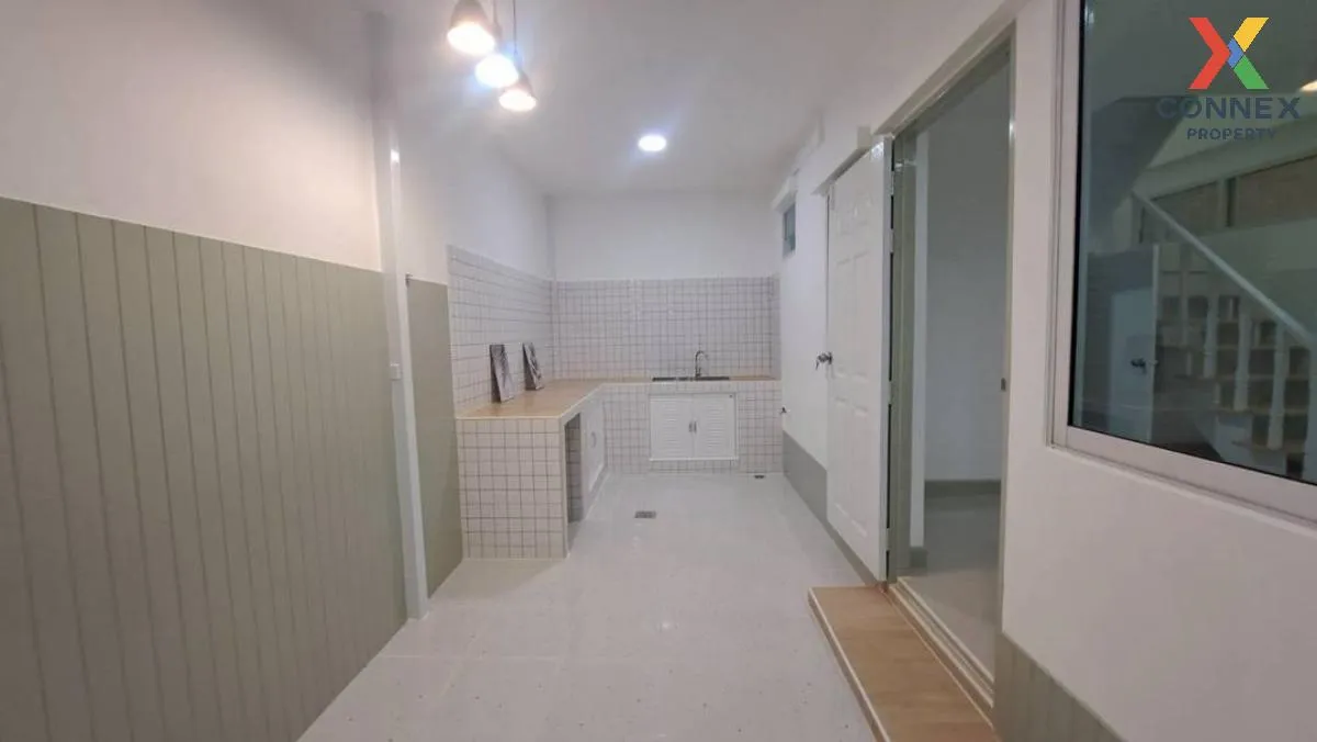 For Sale Townhouse/Townhome  , Baan Bua Thong Thani 8 , corner un