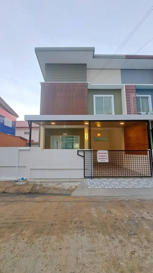 For Sale Townhouse/Townhome  , Baan Bua Thong Thani 8 , corner unit , newly renovated , Bang Rak Phatthana , Bang Bua Thong , Nonthaburi , CX-121367