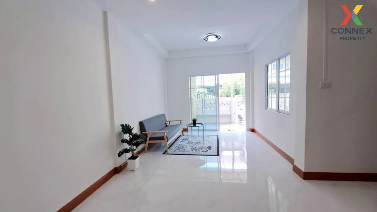 ขายทาวน์เฮ้าส์/ทาวน์โฮม  ลัลลี่วิลล์ ลำลูกกาคลอง 3 รีโนเวทใหม่ ลา 4