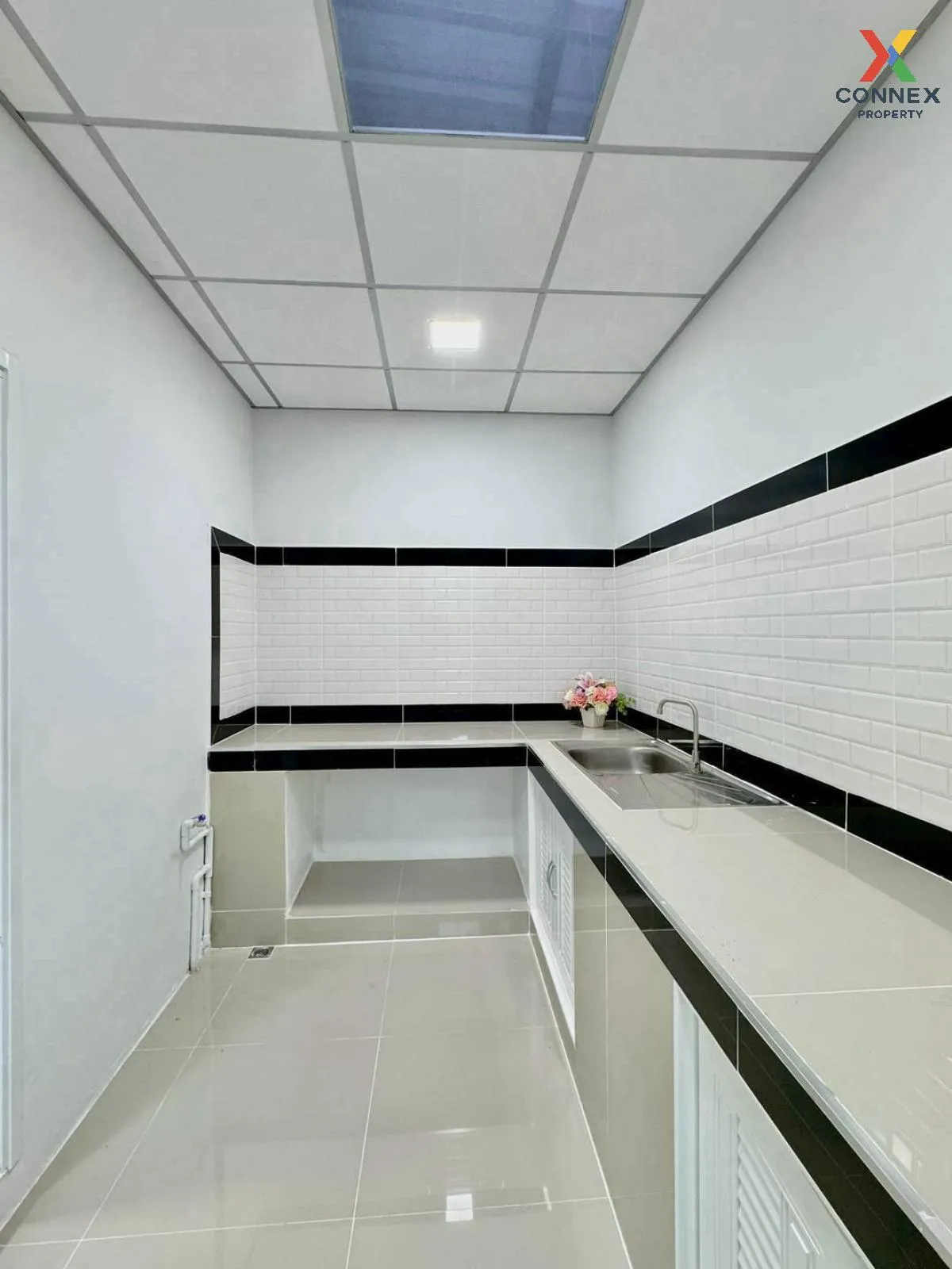 ขายทาวน์เฮ้าส์/ทาวน์โฮม  บ้านมนวดี พาร์ค ห้องมุม รีโนเวทใหม่ MRT-