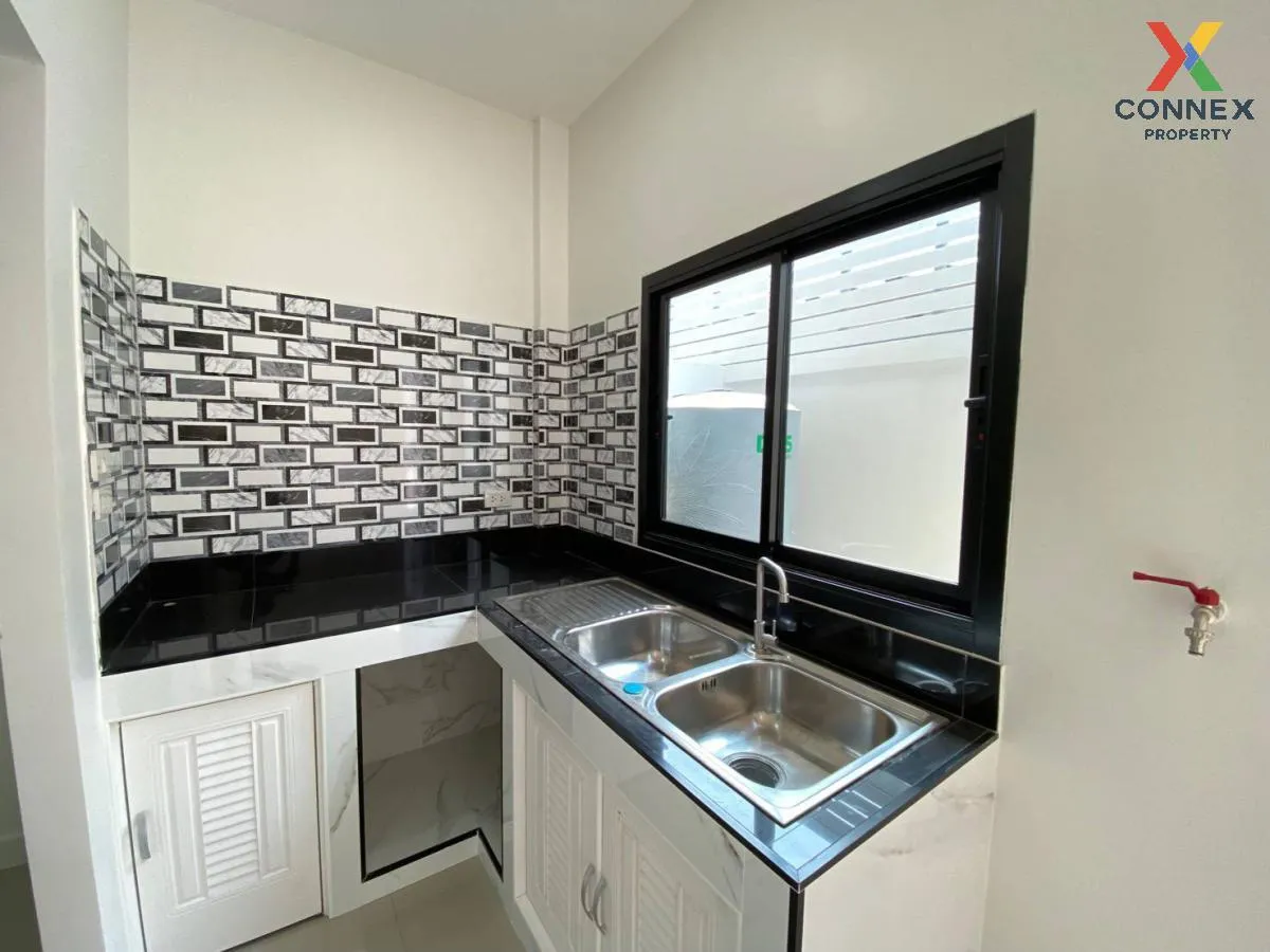 For Sale Townhouse/Townhome  , Mitpracha Villa Pak Kret , newly r