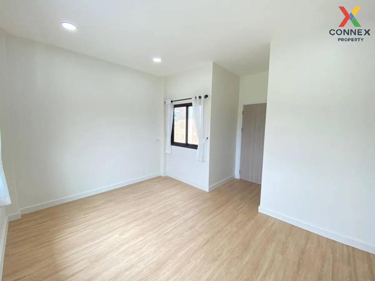 For Sale Townhouse/Townhome  , Mitpracha Villa Pak Kret , newly r