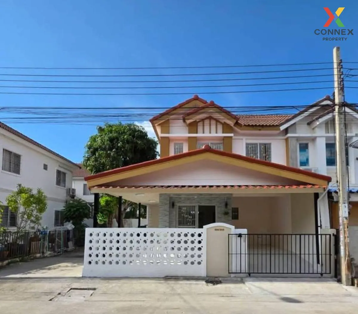 For Sale Townhouse/Townhome  , Baan Pruksa 56 , corner unit , new 1
