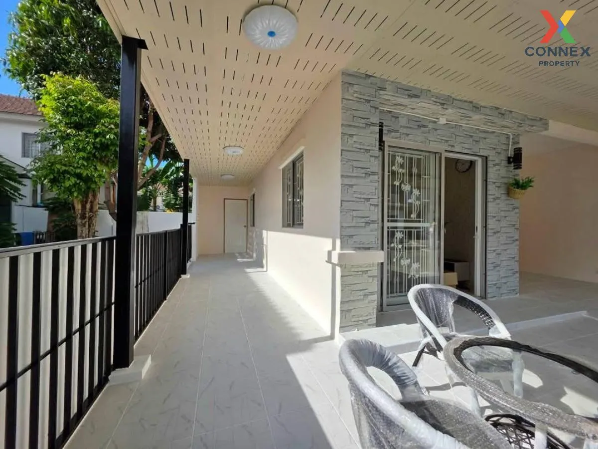 For Sale Townhouse/Townhome  , Baan Pruksa 56 , corner unit , new 4