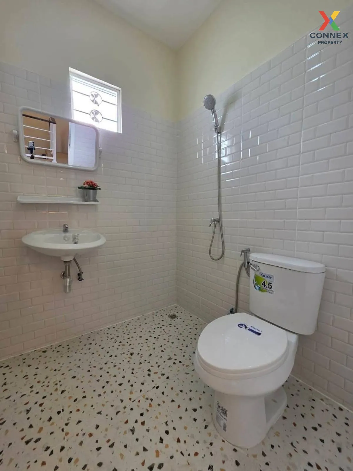For Sale Townhouse/Townhome  , Baan Pruksa 56 , corner unit , new