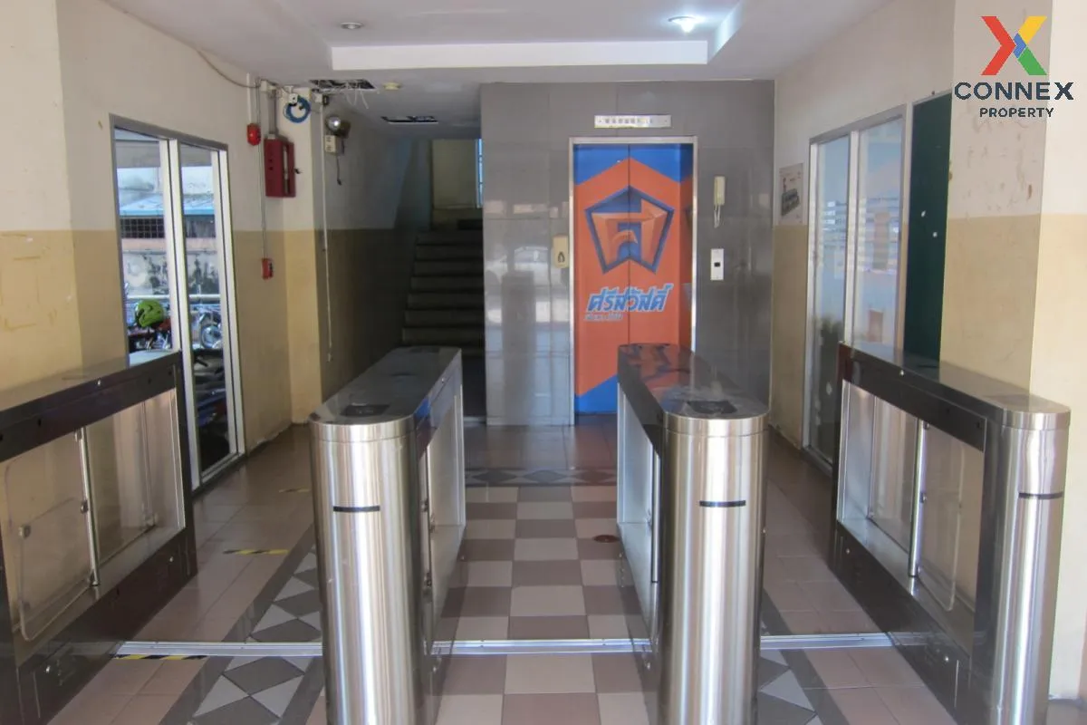 For Sale Office building for sale, City Point, with 3 residential 2
