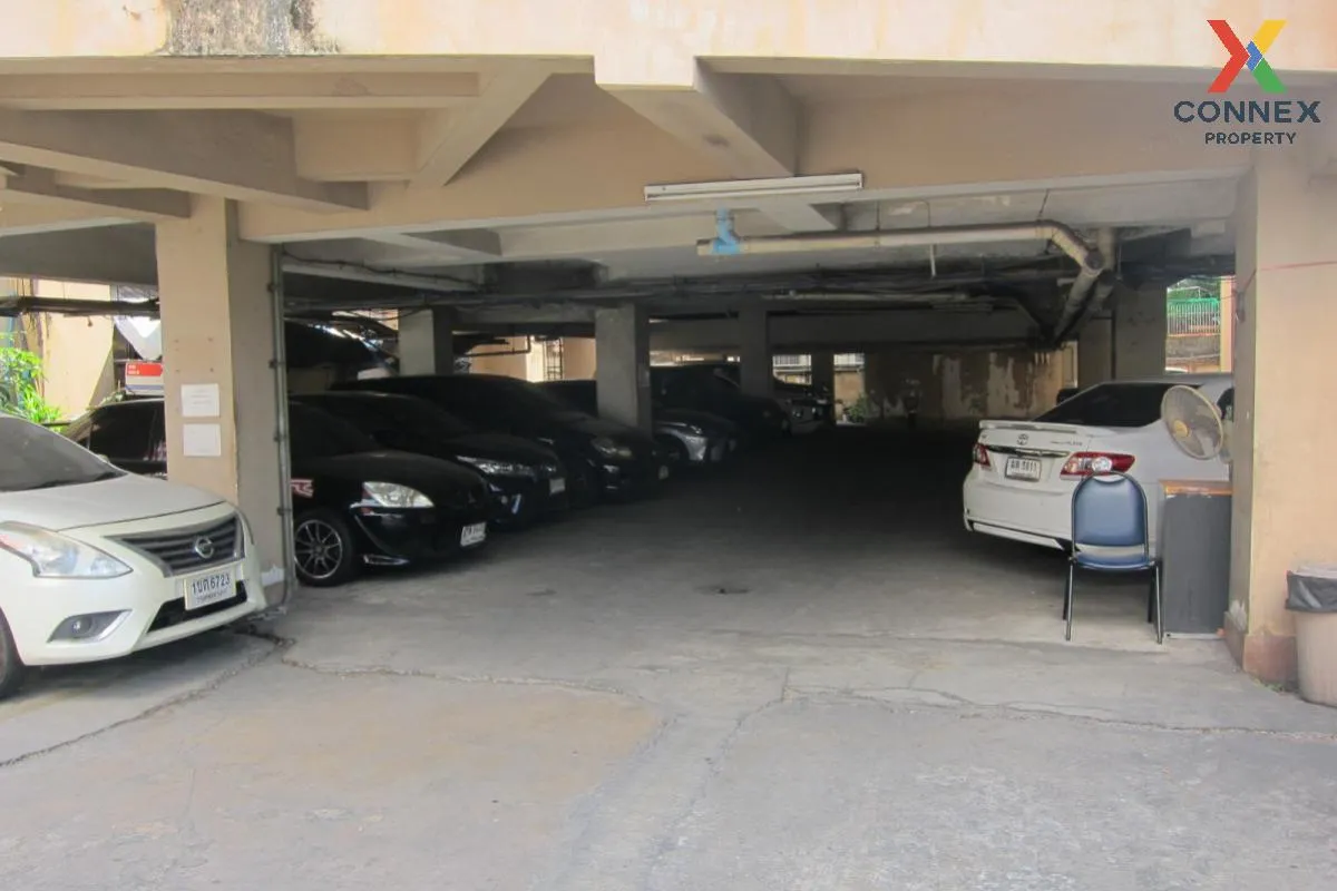 For Sale Office building for sale, City Point, with 3 residential 3