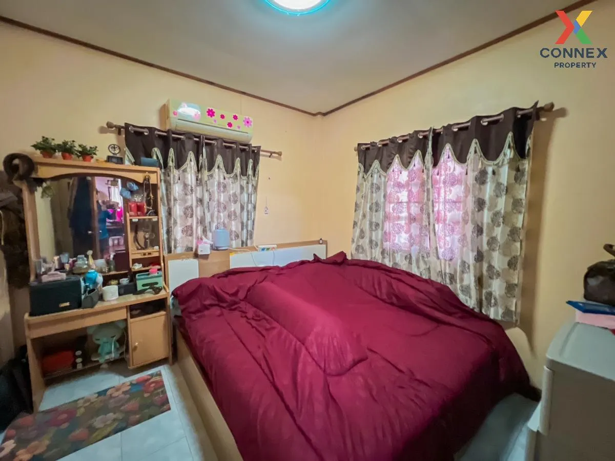 For Sale House , Arisara 3 Phase 2 , Khlong Phra Udom , Lat Lum K