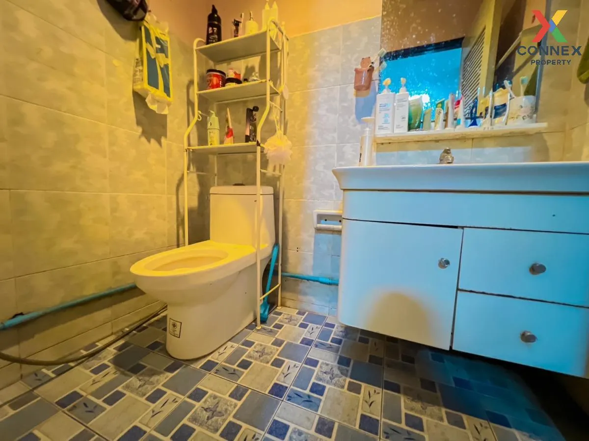 For Sale House , Arisara 3 Phase 2 , Khlong Phra Udom , Lat Lum K