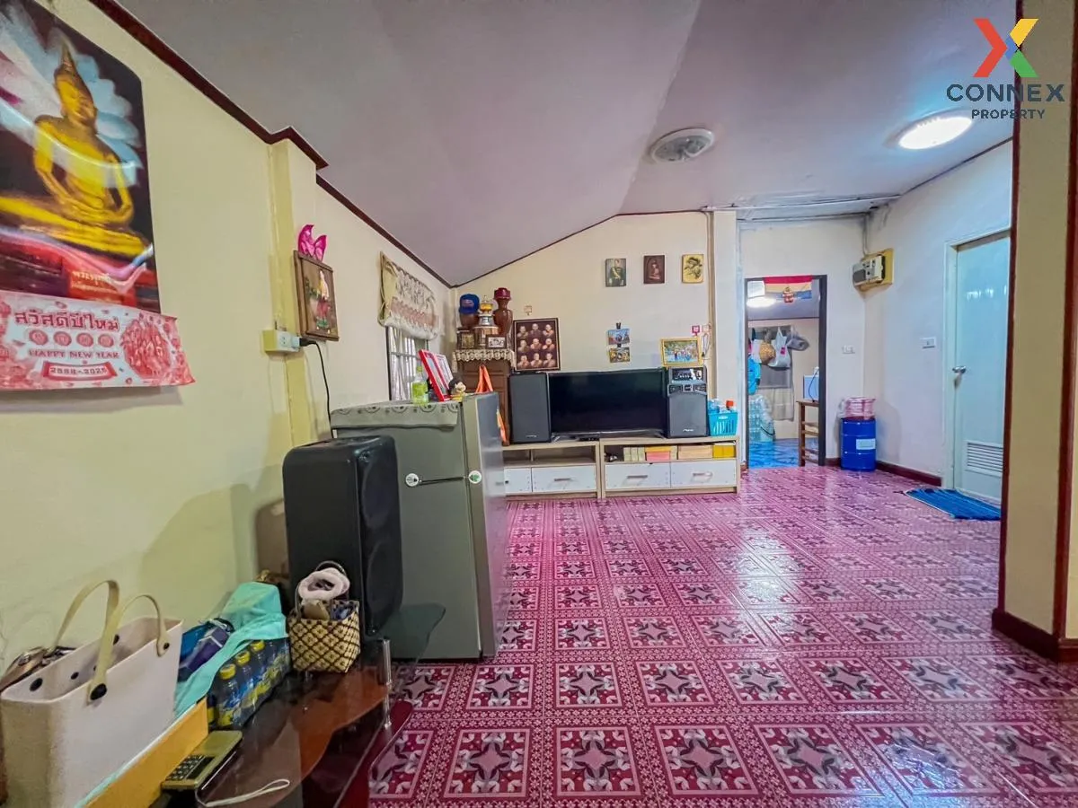 For Sale House , Arisara 3 Phase 2 , Khlong Phra Udom , Lat Lum K 4