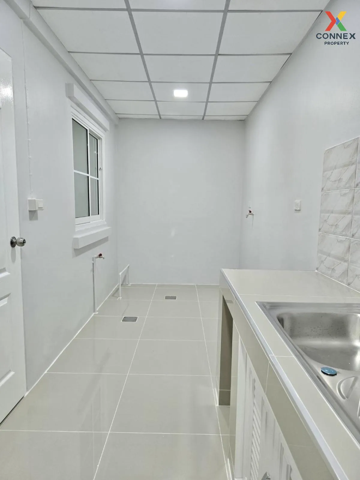For Sale Townhouse/Townhome  , Baan Pruksa 33 Bangbuathong , newl