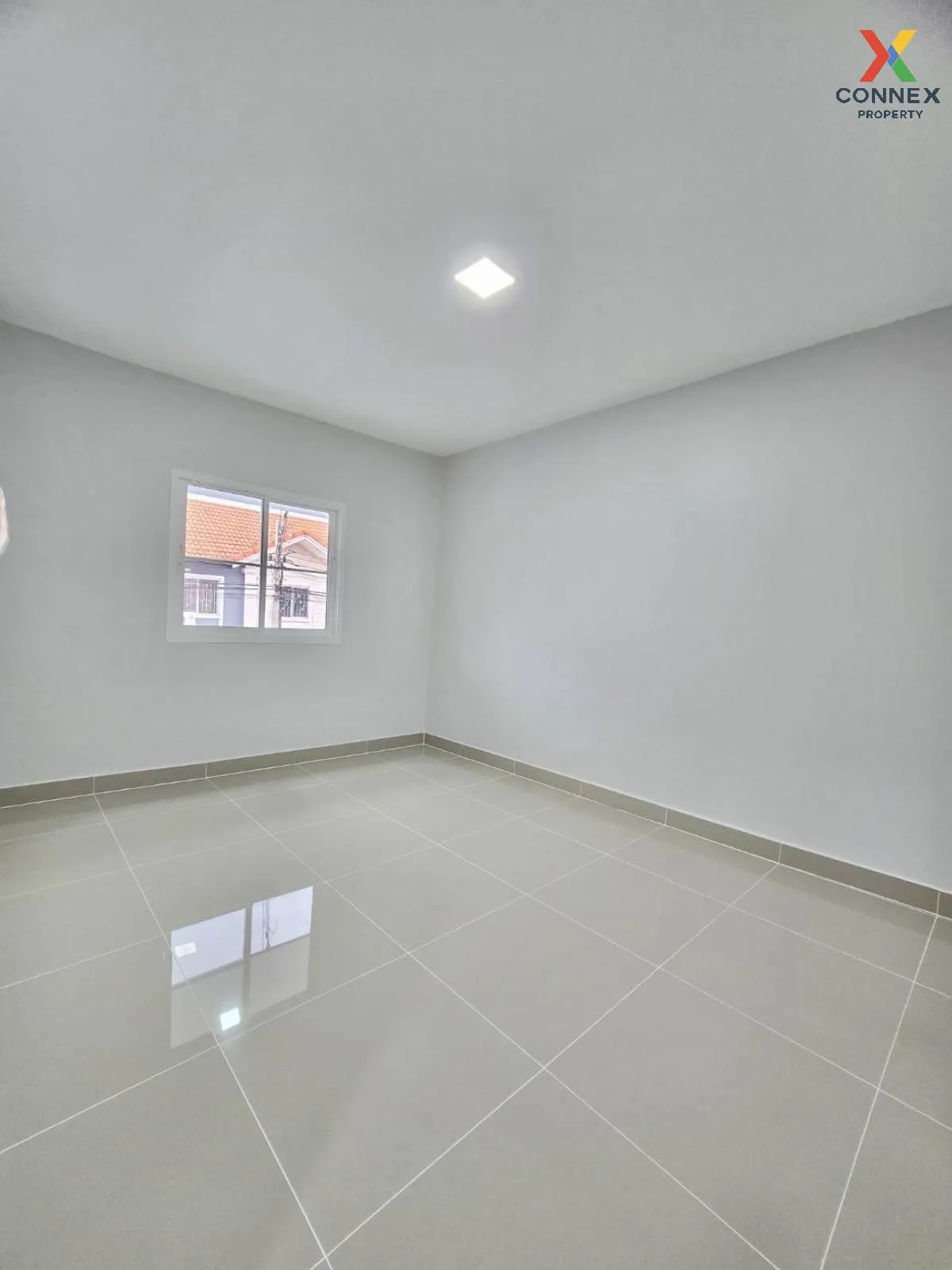 For Sale Townhouse/Townhome  , Baan Pruksa 33 Bangbuathong , newl