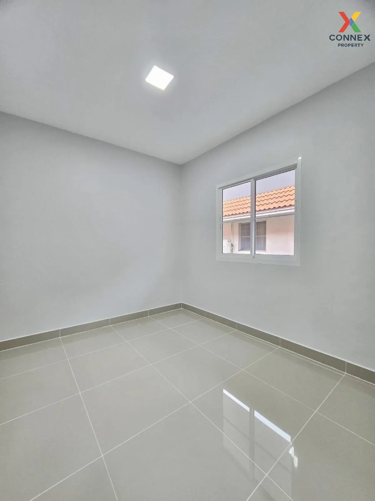 For Sale Townhouse/Townhome  , Baan Pruksa 33 Bangbuathong , newl