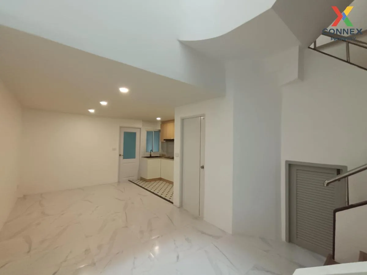 For Sale Townhouse/Townhome  , Nandana Garden Chaengwattana , new