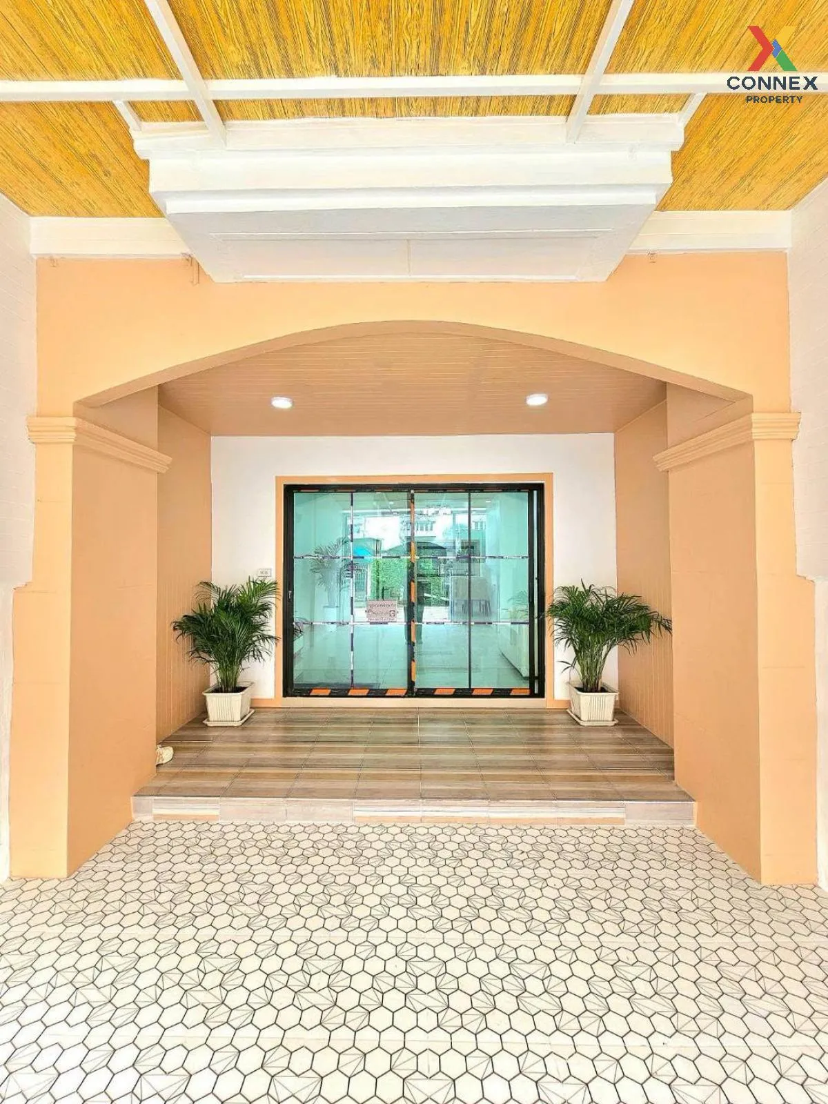 For Sale Townhouse/Townhome  , Chr. Rungruang 6 , newly renovated 3