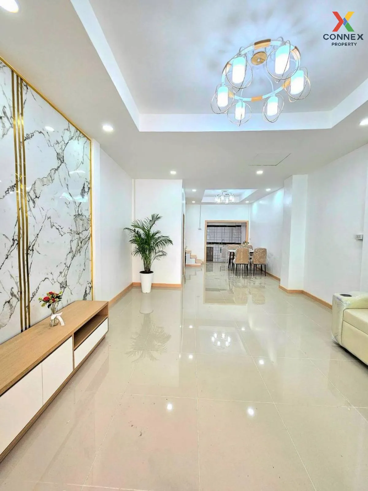 For Sale Townhouse/Townhome  , Chr. Rungruang 6 , newly renovated 4