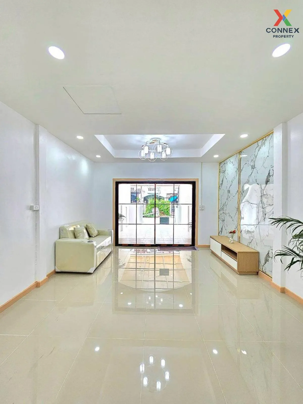 For Sale Townhouse/Townhome  , Chr. Rungruang 6 , newly renovated