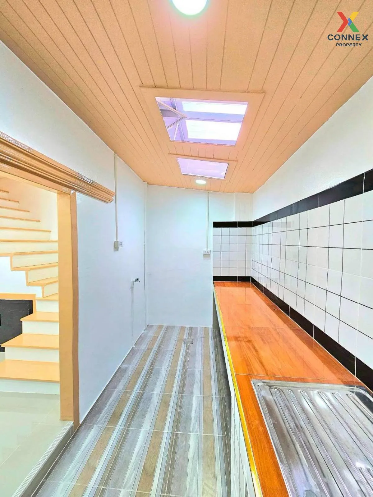 For Sale Townhouse/Townhome  , Chr. Rungruang 6 , newly renovated