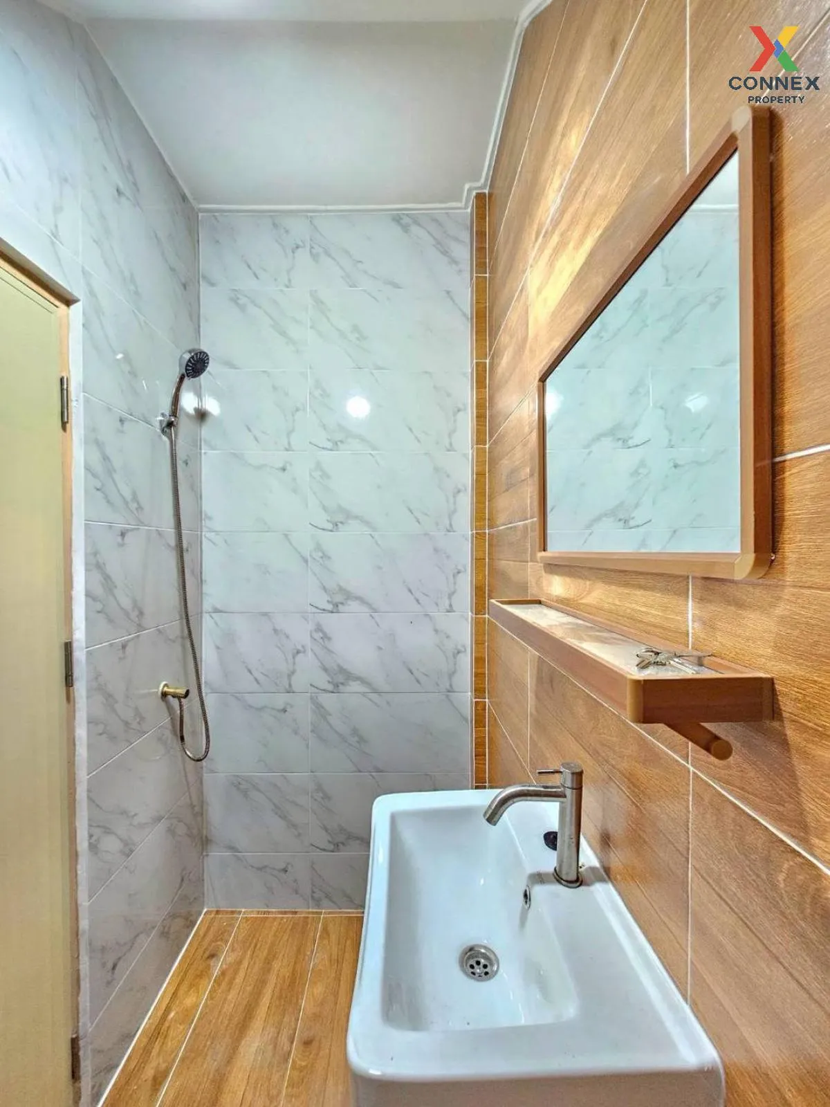 For Sale Townhouse/Townhome  , Chr. Rungruang 6 , newly renovated