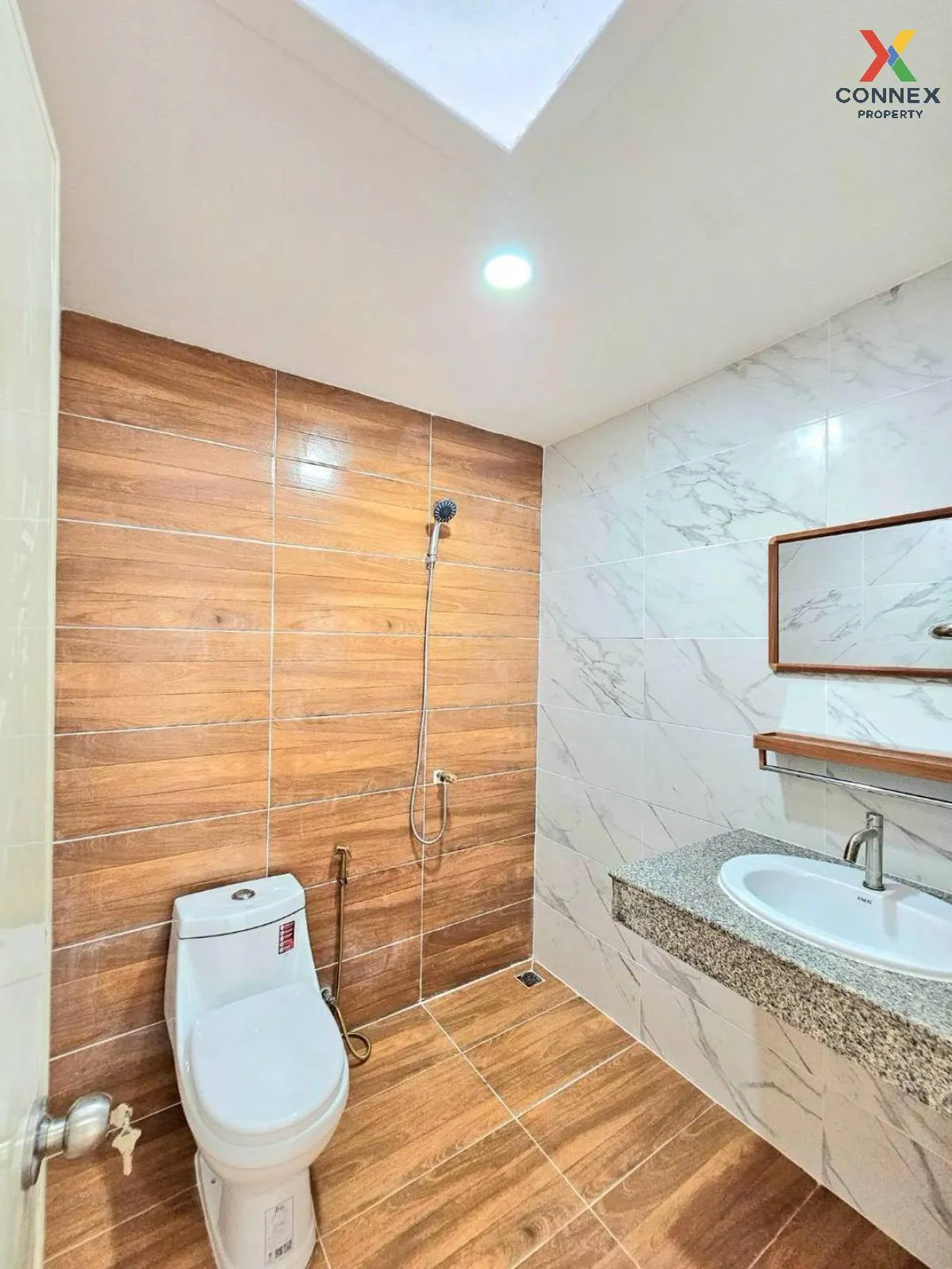 For Sale Townhouse/Townhome  , Chr. Rungruang 6 , newly renovated