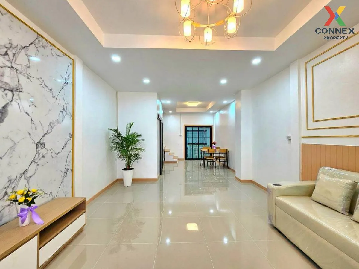 ขายทาวน์เฮ้าส์/ทาวน์โฮม  ช. รุ่งเรือง 6 รีโนเวทใหม่ บางรักพัฒนา บ