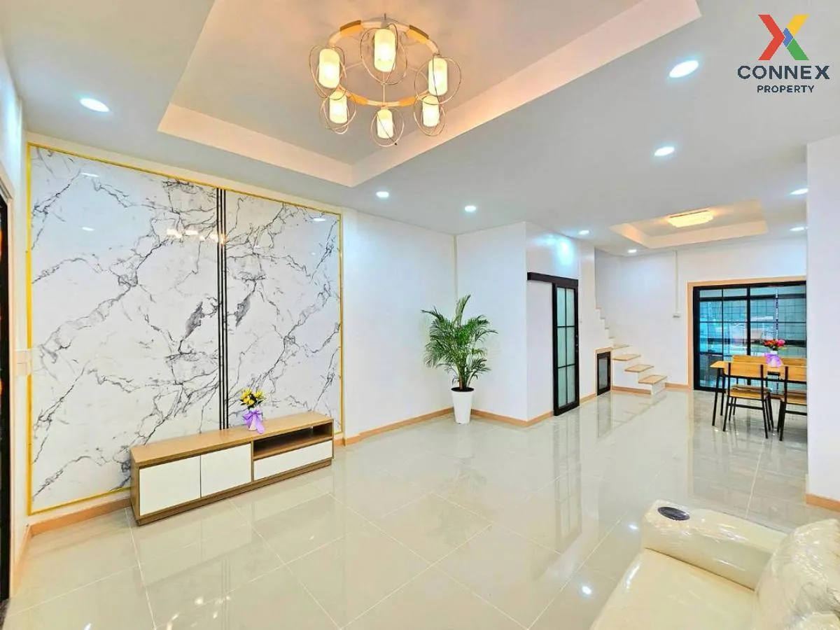 ขายทาวน์เฮ้าส์/ทาวน์โฮม  ช. รุ่งเรือง 6 รีโนเวทใหม่ บางรักพัฒนา บ