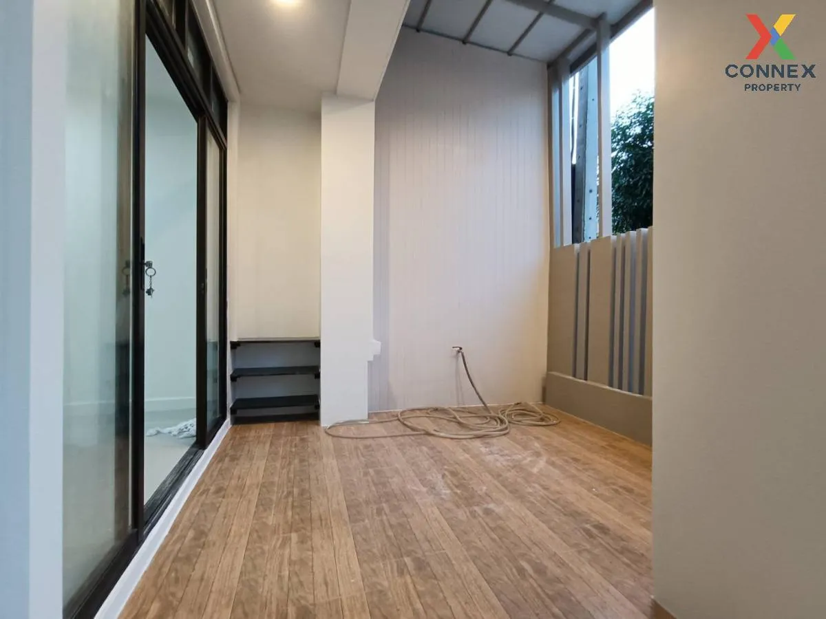For Sale Townhouse/Townhome  , Thipphiman Baan Rim Khlong , newly 3