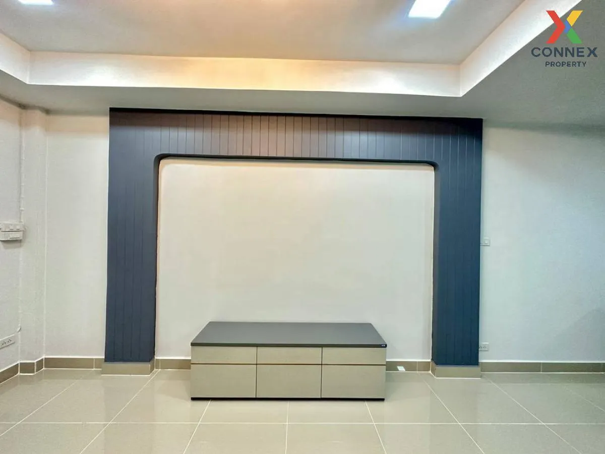 ขายทาวน์เฮ้าส์/ทาวน์โฮม  บ้านบัวทอง 4 บ้านกล้วย-ไทรน้อย รีโนเวทให