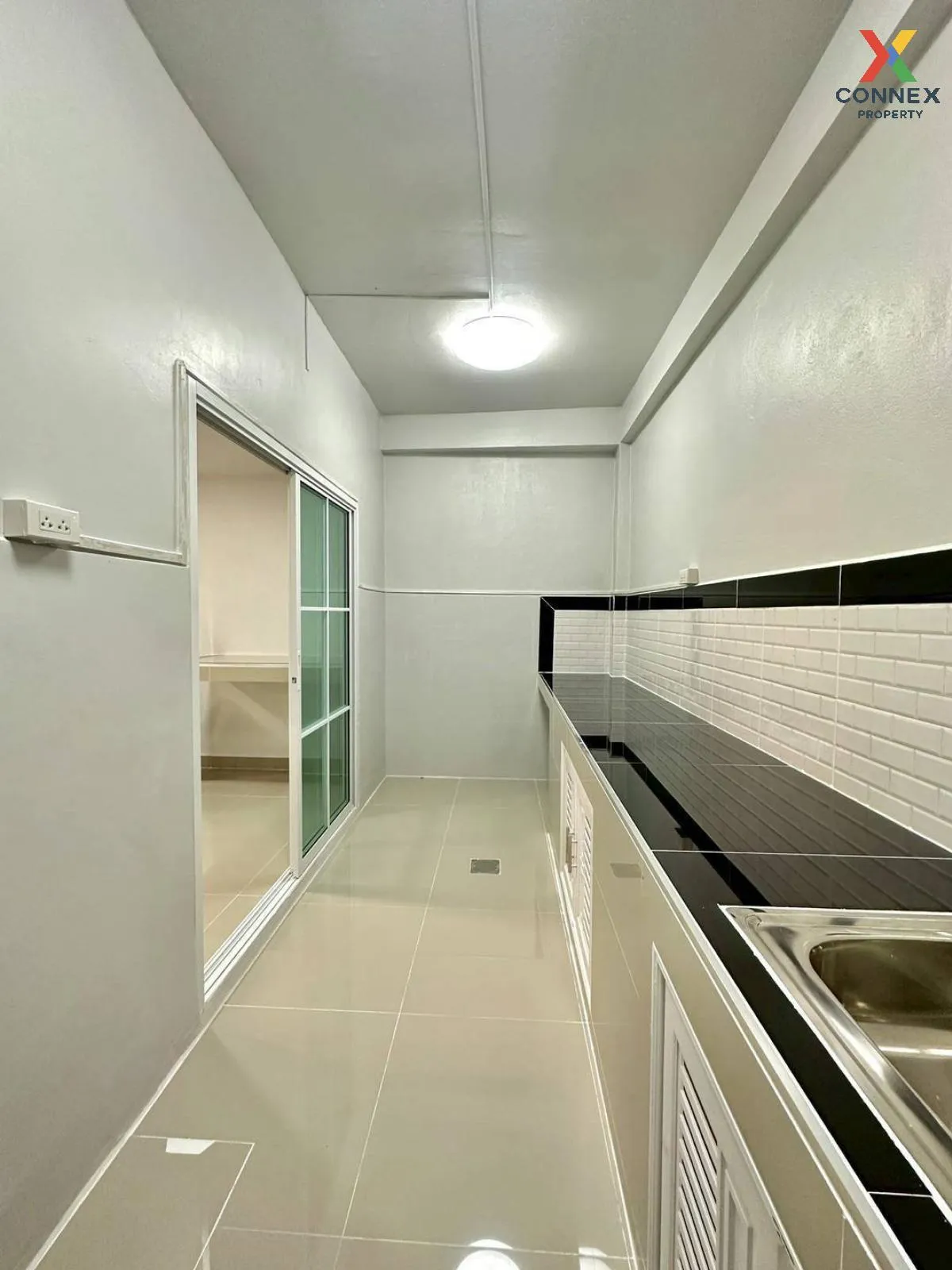 ขายทาวน์เฮ้าส์/ทาวน์โฮม  บ้านบัวทอง 4 บ้านกล้วย-ไทรน้อย รีโนเวทให
