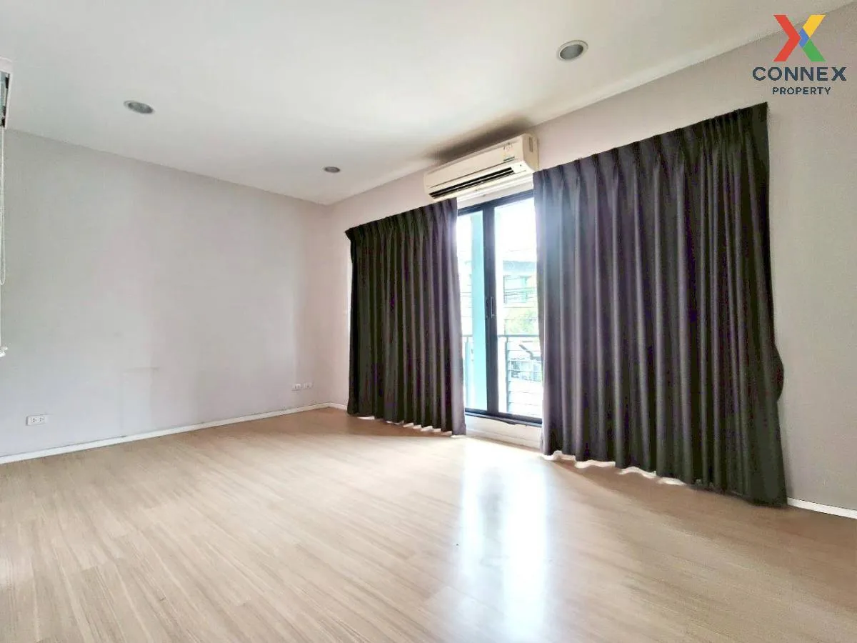 For Sale Townhouse/Townhome  , BAAN KLANG MUANG NGAMWONGWAN , riv