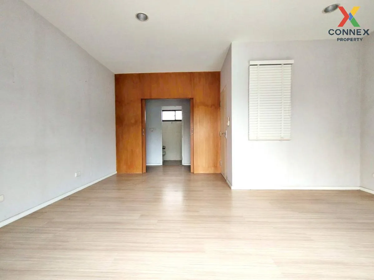 For Sale Townhouse/Townhome  , BAAN KLANG MUANG NGAMWONGWAN , riv