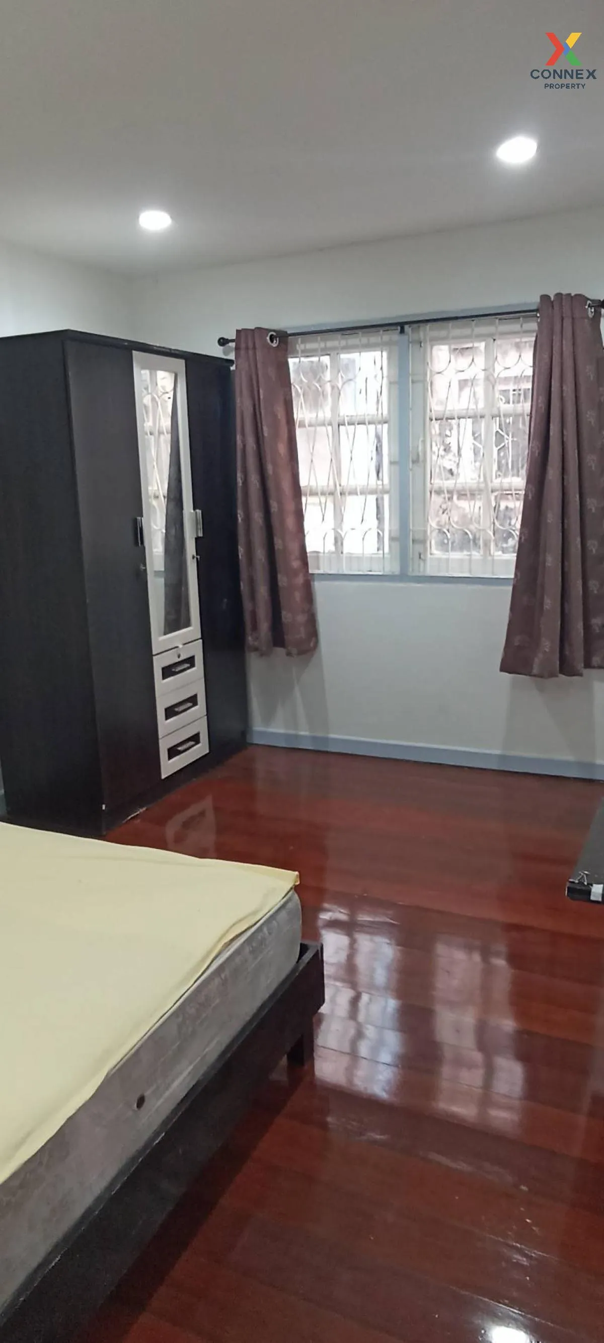 ขายโฮมทาวน์ ออฟฟิส ลาดพร้าว ซอย 128/1 160 ตรม. คลองจั่น เขต บางกะ