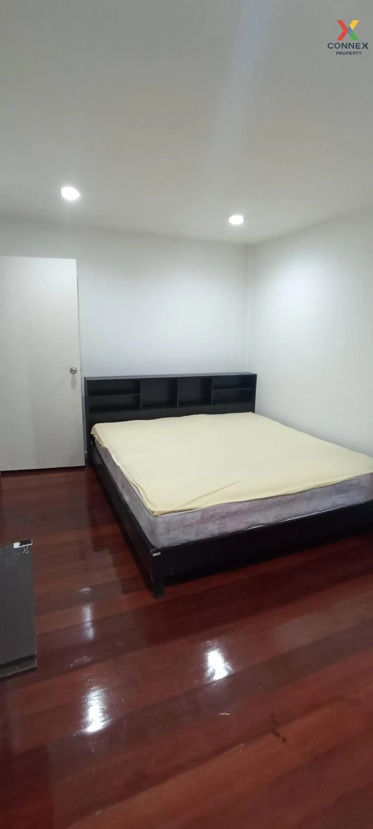 ขายโฮมทาวน์ ออฟฟิส ลาดพร้าว ซอย 128/1 160 ตรม. คลองจั่น เขต บางกะ